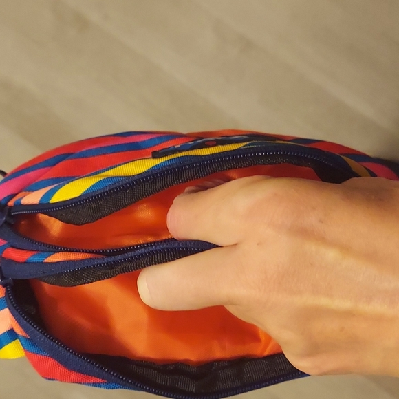 Rainbow pattern active compact great fanny pack - Picture 2 of 6